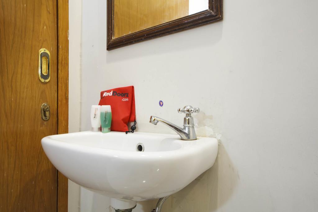 Reddoorz Near Juanda Airport T1 Hotel Brebek Bagian luar foto